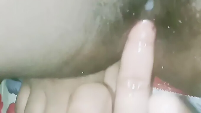 Teen Babe Fra Bengal Udforsker Fingering Og Anal Nydelse