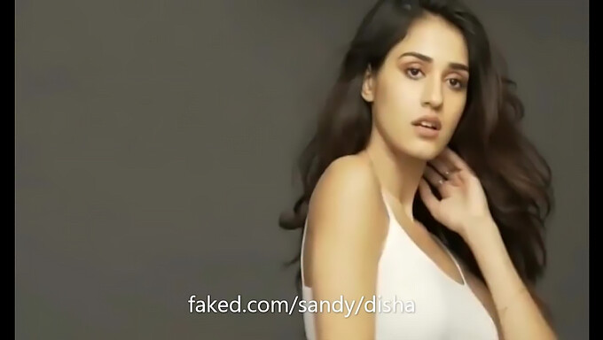 นางเอกบอลลีวูด Disha Patani ถ่ายแบบเร้าใจ