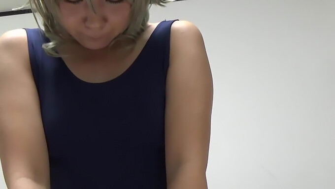 Kecantikan Asia Dalam Kosplay Tomomee'S Upskirt Dan Panggilan Dekat Dalam Pov