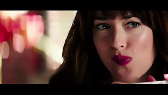 Dakota Johnson Występuje W Amerykańskim Filmie Bdsm Fifty Shades Freed.