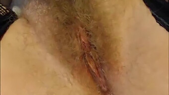 Amateur Closeup Of Hairy Blonde'S Pussy