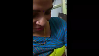 Desi Mature Woman Pleasure By Co-Worker In Washroom During Work Hours