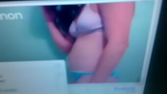 Gadis Remaja Mengobrol Dan Menggoda Di Omegle