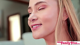 Nevlastní Dcera Ivi Reign Zažívá Pov Zážitek S Velkým Penisem Svého Nevlastního Otce