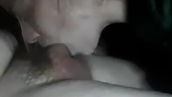 Lubben Mann Filmer Partneren Sin Som Gir Ham En Orgasme