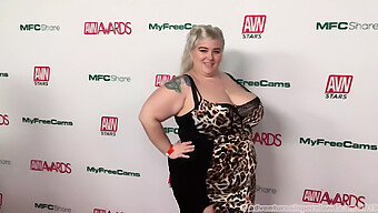 Harmony Wonder Og Hime Marie Skinner På 2019 Avn Nominations Party