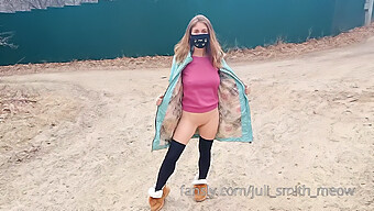 Teen Country Girl Exposes Herself On Roadside Construction