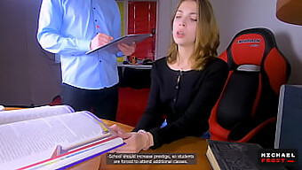 Adolescenta Tânără Învață De La Profesorul Cu Experiență În Jocul Anal