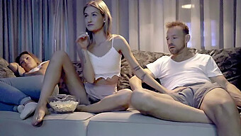 Min Familie Pies' S11:E5 - Tiffany Tatums Europæiske Teen Creampie-Oplevelse